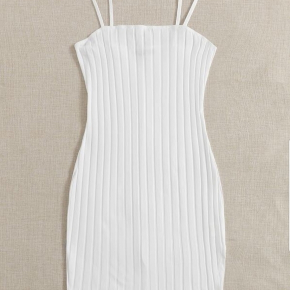 ✨️Rib-Knit Solid Bodycon Dress - Picture 4 of 5